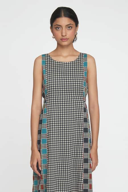 Shop Sinjhar Black Cotton Round Neck Printed Kurta Set Online at Aza Fashions Shop_Sinjhar_Black Cotton Round Neck Printed Kurta Set _Online_at_Aza_Fashions