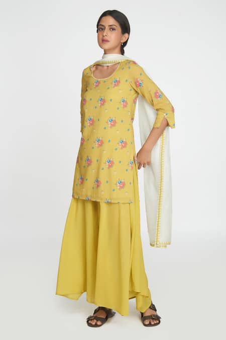 Sinjhar Yellow Cotton, Chanderi Embroidery Round Neck Printed Kurta Set With Dupatta Online at Aza Fashions Sinjhar_Yellow Cotton, Chanderi Embroidery Round Neck Printed Kurta Set With Dupatta _Online_at_Aza_Fashions