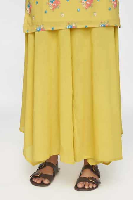 Sinjhar Yellow Cotton, Chanderi Embroidery Round Neck Printed Kurta Set With Dupatta at Aza Fashions Sinjhar_Yellow Cotton, Chanderi Embroidery Round Neck Printed Kurta Set With Dupatta _at_Aza_Fashions