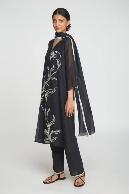 Buy_Sinjhar_Black Chanderi, Cotton Embroidery V-neck Kurta Set _Online_at_Aza_Fashions