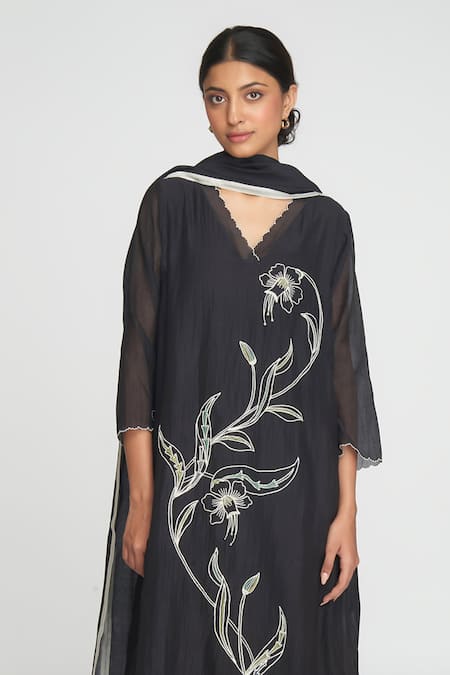 Sinjhar_Black Chanderi, Cotton Embroidery V-neck Kurta Set _at_Aza_Fashions