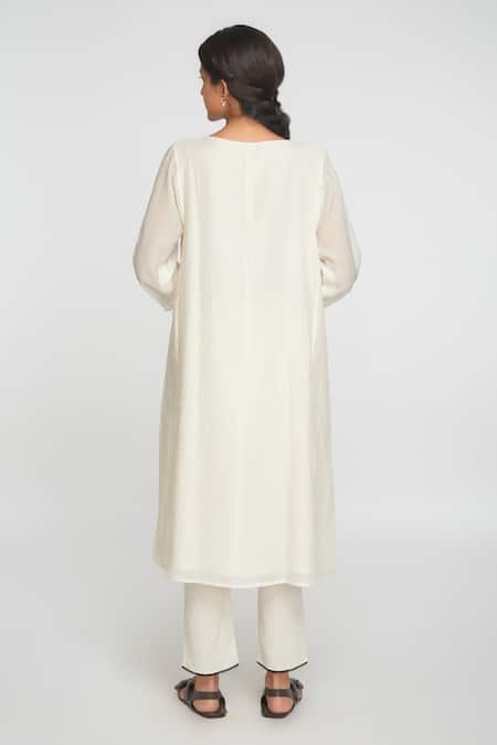 Shop Sinjhar White Chanderi, Cotton Embroidery V-neck Printed Kurta Set at Aza Fashions Shop_Sinjhar_White Chanderi, Cotton Embroidery V-neck Printed Kurta Set _at_Aza_Fashions