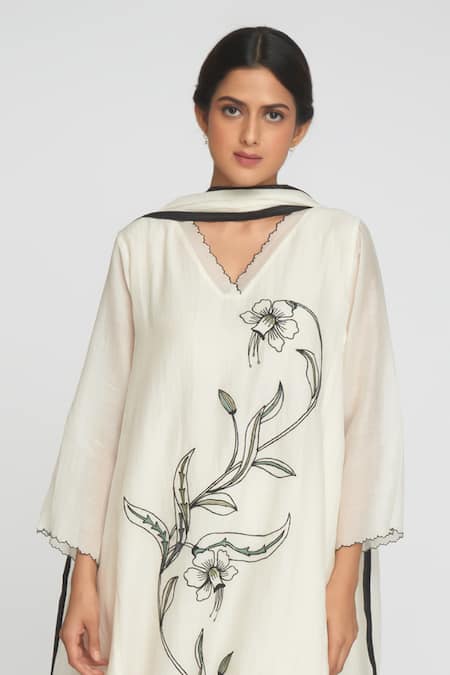 Buy Sinjhar White Chanderi, Cotton Embroidery V-neck Printed Kurta Set Buy_Sinjhar_White Chanderi, Cotton Embroidery V-neck Printed Kurta Set