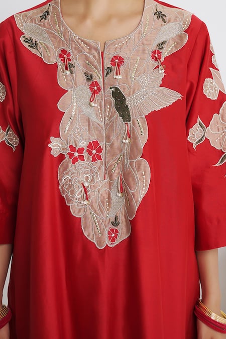 Siyona By Ankurita_Red Chanderi, Organza Embroidery Round Neck Laal Bootedaar Kurta Set _at_Aza_Fashions