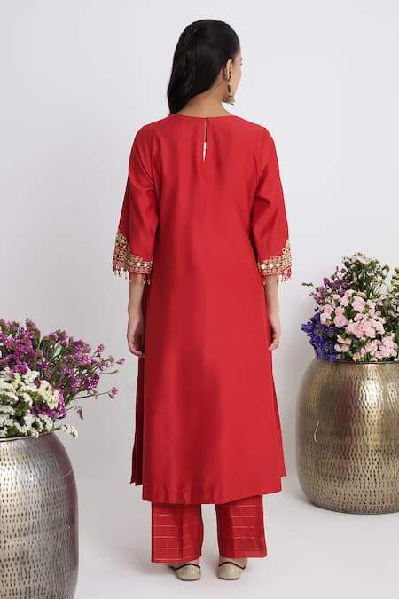 Siyona By Ankurita Lehraata Resham Kurta Set 