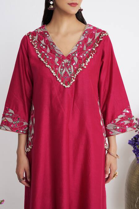 Buy Siyona By Ankurita Pink Chanderi, Organza Embroidery V-neck Satrangi Dhaaga Kurta Set Buy_Siyona By Ankurita_Pink Chanderi, Organza Embroidery V-neck Satrangi Dhaaga Kurta Set