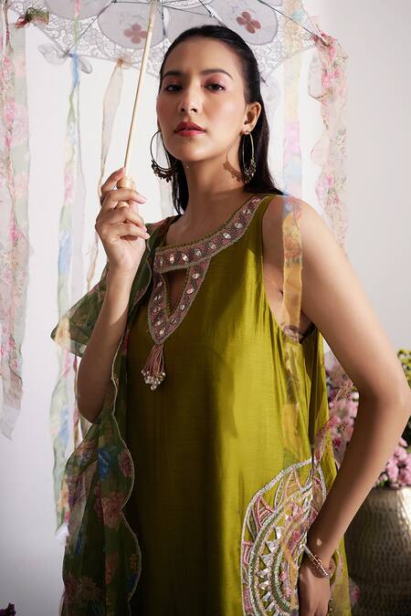 Buy_Siyona By Ankurita_Green Chanderi, Organza Mirrors, Embroidery Round Neck Jharokha Kurta Set _Online_at_Aza_Fashions