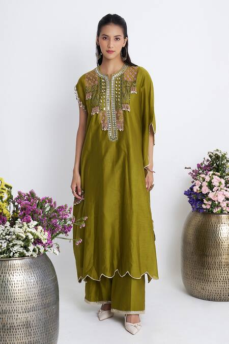 Siyona By Ankurita Green Chanderi, Organza Mirrors Split V-neck Leher Kaftaan Set Online at Aza Fashions Siyona By Ankurita_Green Chanderi, Organza Mirrors Split V-neck Leher Kaftaan Set _Online_at_Aza_Fashions