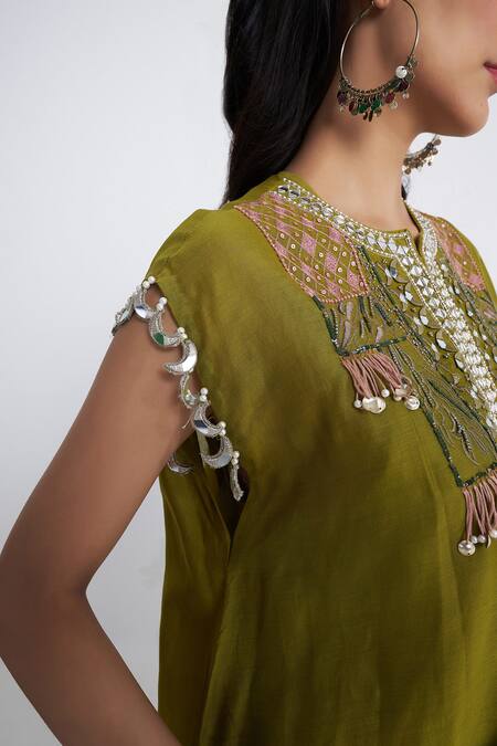 Shop Siyona By Ankurita Green Chanderi, Organza Mirrors Split V-neck Leher Kaftaan Set Online at Aza Fashions Shop_Siyona By Ankurita_Green Chanderi, Organza Mirrors Split V-neck Leher Kaftaan Set _Online_at_Aza_Fashions