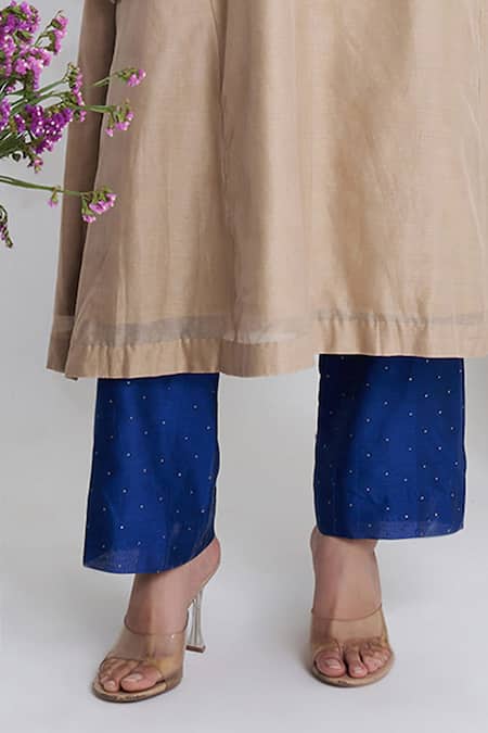 Siyona By Ankurita_Beige Chanderi, Organza Embroidery Round Neck Chaand Baresham Kurta Set _Online_at_Aza_Fashions