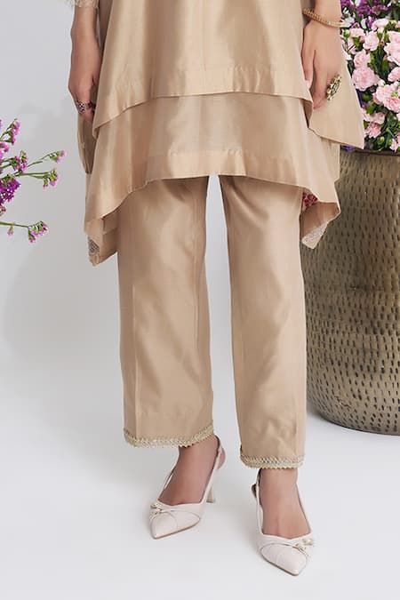 Siyona By Ankurita_Beige Chanderi, Organza Embroidery, Sequins Split Dhaagon Ka Jaal Kurta Set _Online_at_Aza_Fashions