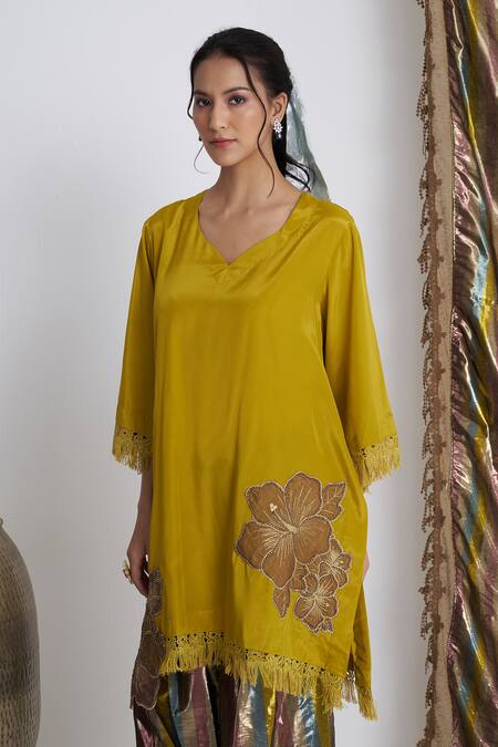 Siyona By Ankurita Mustard Viscose, Crepe, Cotton Embroidery V-neck Farshi Set Online at Aza Fashions Siyona By Ankurita_Mustard Viscose, Crepe, Cotton Embroidery V-neck Farshi Set _Online_at_Aza_Fashions