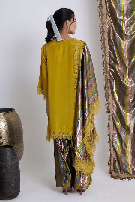 Siyona By Ankurita Bijli Bijli Farshi Set 