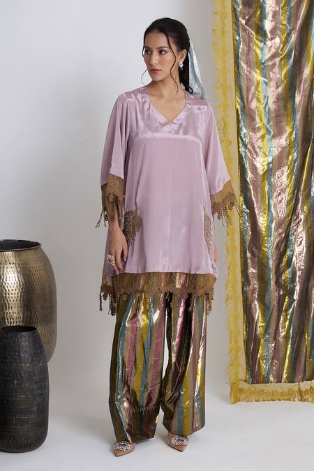 Shop Siyona By Ankurita Mauve Viscose, Cotton Lace V-neck Farshi Kurta Set Online at Aza Fashions Shop_Siyona By Ankurita_Mauve Viscose, Cotton Lace V-neck Farshi Kurta Set _Online_at_Aza_Fashions