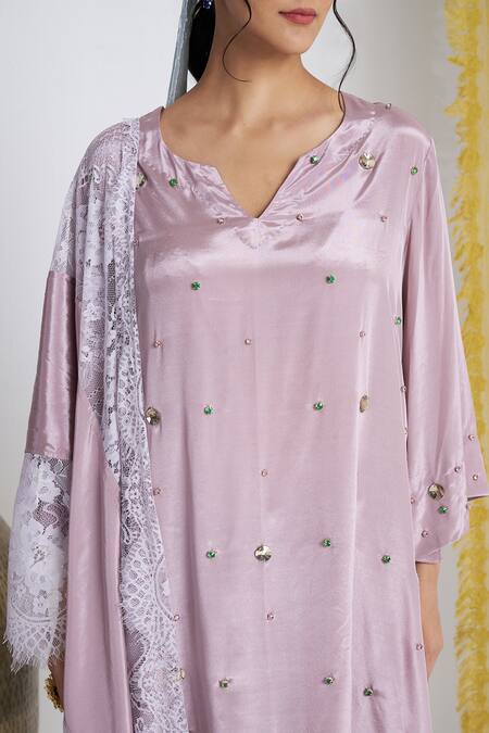 Siyona By Ankurita_Mauve Viscose, Crepe V-neck Designer Kurta Set With Dupatta _Online_at_Aza_Fashions