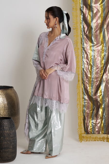 Shop_Siyona By Ankurita_Mauve Viscose Lace V-neck Crepe Kurta Set _Online_at_Aza_Fashions