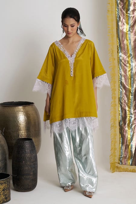 Siyona By Ankurita_Mustard Viscose, Crepe, Cotton Lace V-neck Sarson Sitara Farshi Set _Online_at_Aza_Fashions