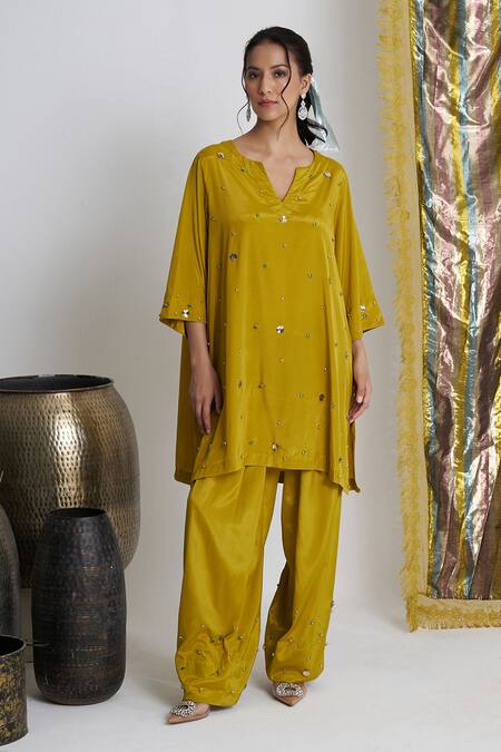 Buy_Siyona By Ankurita_Mustard Viscose, Crepe Stones, Sequins V-neck Sarson Softy Farshi Set _Online_at_Aza_Fashions