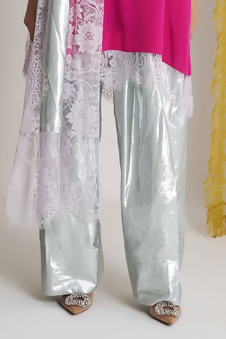 Siyona By Ankurita_Pink Viscose, Crepe Lace, Embroidery V-neck Gulabo Sitara Farshi Set _Online_at_Aza_Fashions