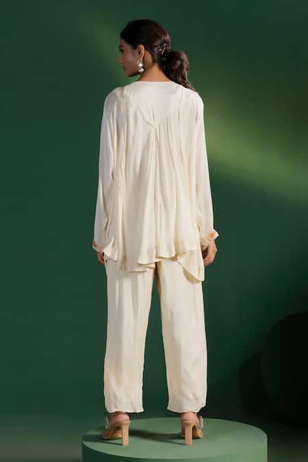 Shop_Two Sisters By Gyans_Ivory Georgette Embroidery V-neck Kurta Set _at_Aza_Fashions