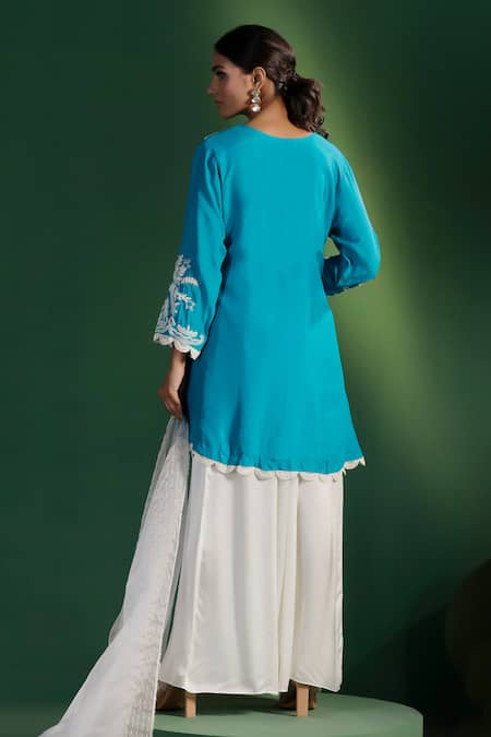 Two Sisters By Gyans Embroidered Blue Kurta Set 