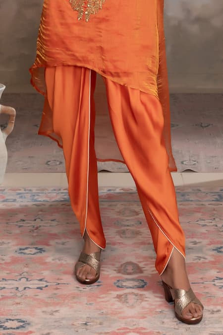 Buy_Adi By Aditya Khandelwl_Orange Silk Embroidery, Zari Round Neck Burnt Hand Kurta Set _Online_at_Aza_Fashions