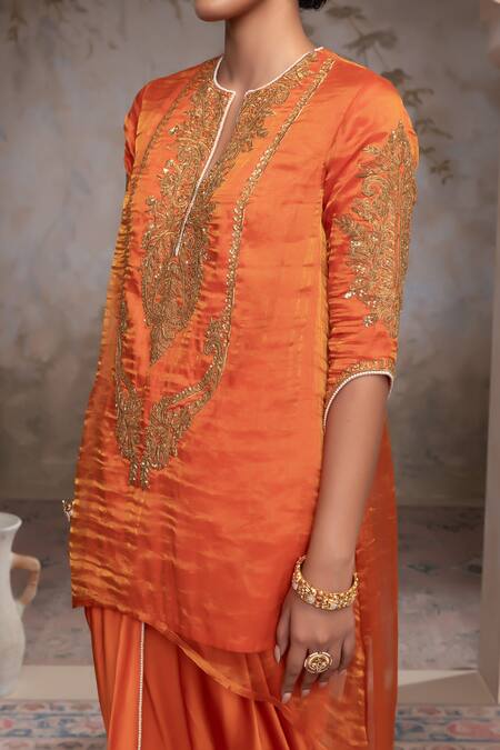 Buy_Adi By Aditya Khandelwl_Orange Silk Embroidery, Zari Round Neck Burnt Hand Kurta Set 
