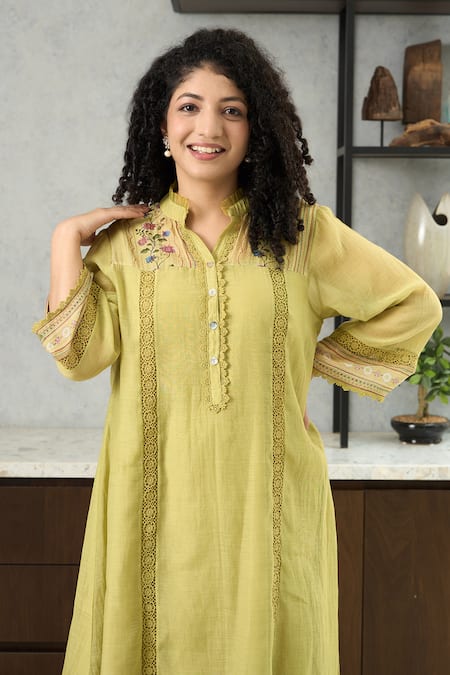 OMI_Lavender Chanderi, Cotton Satin Embroidery Lime Green Straight Kurta Set _Online_at_Aza_Fashions
