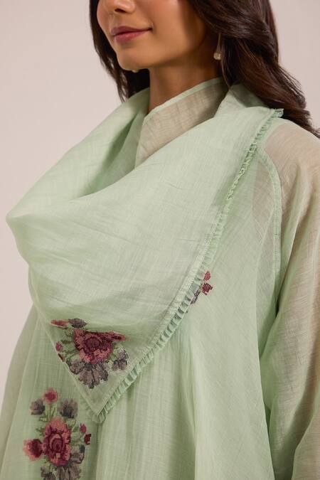 OMI_Green Chanderi, Cotton Satin Embroidery Round Neck Sea Kurta Set _Online_at_Aza_Fashions