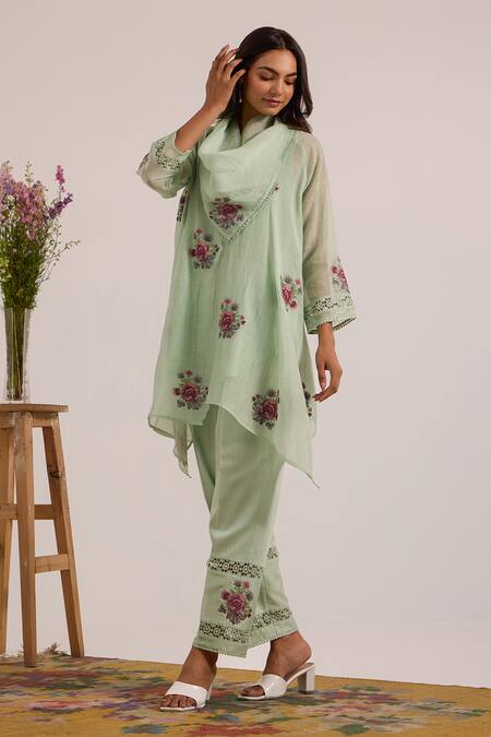 Buy_OMI_Green Chanderi, Cotton Satin Embroidery Round Neck Sea Kurta Set _Online_at_Aza_Fashions