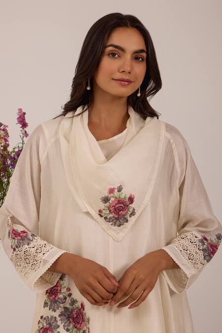 Shop_OMI_Off White Chanderi, Cotton Satin Embroidery Cowl Neck Kurta Set 