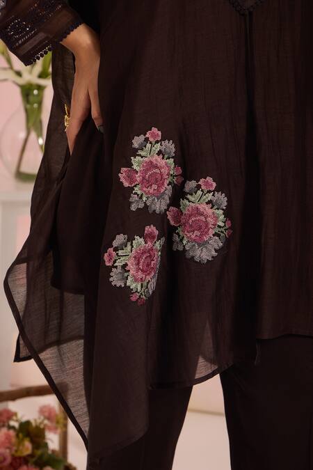 Buy_OMI_Black Chanderi, Cotton Satin Embroidery Cowl Neck Kurta Set 