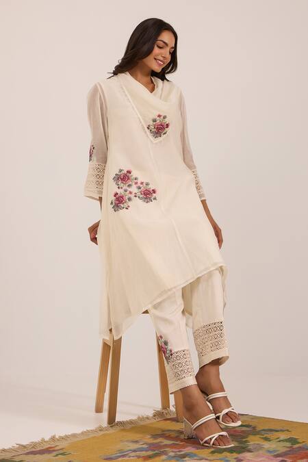 OMI_Off White Chanderi, Cotton Satin Embroidery Open Neck Kurta Set _Online_at_Aza_Fashions