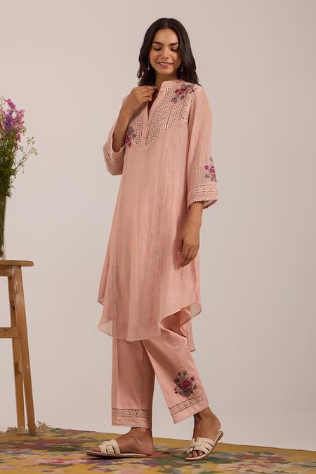 OMI Pink Chanderi, Cotton Satin Embroidery Split V-neck Kurta Set at Aza Fashions OMI_Pink Chanderi, Cotton Satin Embroidery Split V-neck Kurta Set _at_Aza_Fashions