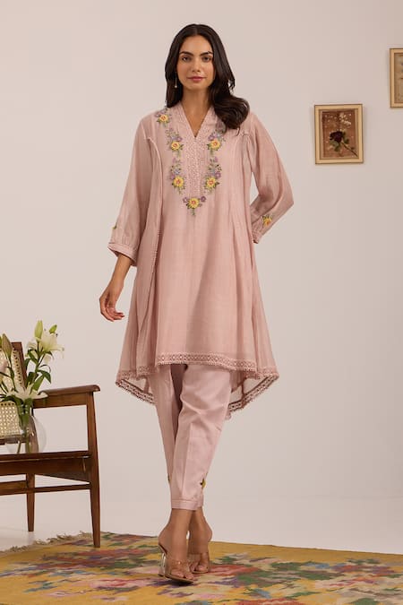 OMI Lilac Chanderi, Cotton Satin Embroidery V-neck Panelled Flared Kurta Set 