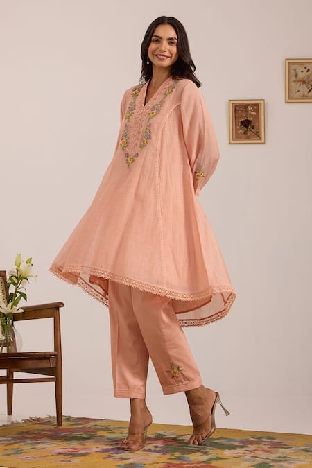 OMI_Peach Chanderi, Cotton Satin Embroidery V-neck Kurta Set _Online_at_Aza_Fashions