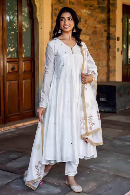Missprint White Chanderi, Cotton Embroidery V-neck Nisha Anarkali Kurta Set 