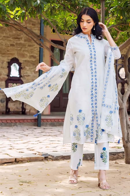 Missprint White Chanderi, Cotton Embroidery Collared Saira Kurta Set Online at Aza Fashions Missprint_White Chanderi, Cotton Embroidery Collared Saira Kurta Set _Online_at_Aza_Fashions