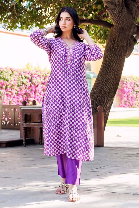 Missprint_Purple Silk, Cotton V-neck Chanderi Hand Block Print Kurta Set _Online_at_Aza_Fashions