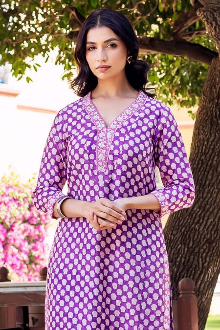 Buy_Missprint_Purple Silk, Cotton V-neck Chanderi Hand Block Print Kurta Set _Online_at_Aza_Fashions