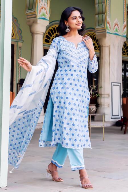 Missprint Blue Chanderi, Cotton Embroidery V-neck Rhea Kurta Suit Set at Aza Fashions Missprint_Blue Chanderi, Cotton Embroidery V-neck Rhea Kurta Suit Set _at_Aza_Fashions