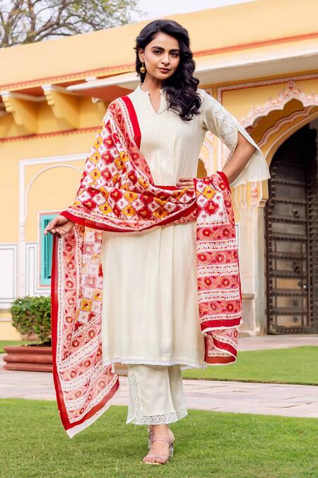 Missprint_White Cotton, Silk Embroidery Keyhole Neck Antique Chanderi Kurta Set _at_Aza_Fashions