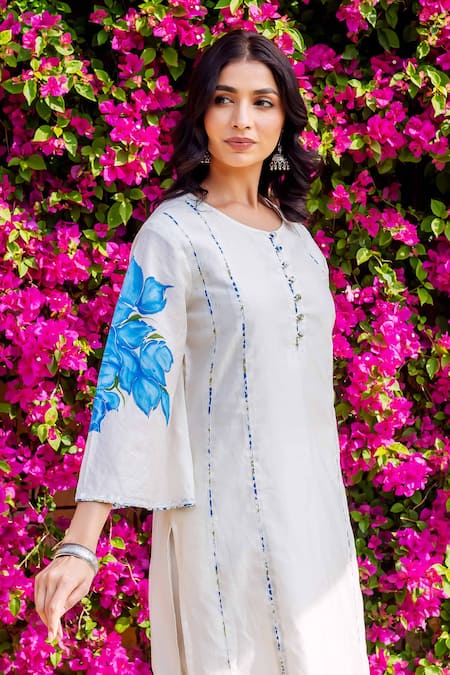 Missprint_White Cotton, Silk Embroidery Round Neck Aarohi Chanderi Brush Painted Set _at_Aza_Fashions