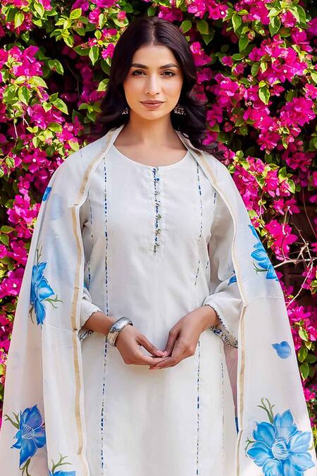 Buy_Missprint_White Cotton, Silk Embroidery Round Neck Brush Painted Kurta Suit Set _Online_at_Aza_Fashions