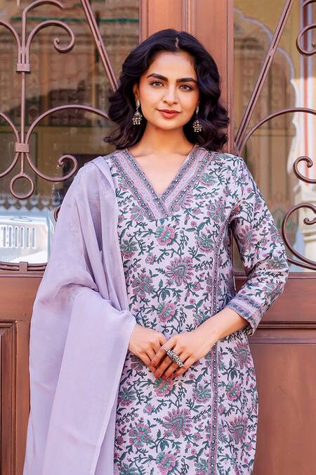 Buy_Missprint_Blue Cotton, Silk Embroidery V-neck Aarna Chanderi Kurta Set _Online_at_Aza_Fashions