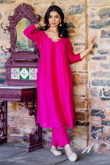 Buy_Missprint_Pink Cotton, Silk Embroidery Round Neck Rhea Radiant Chanderi Kurta Set _Online_at_Aza_Fashions