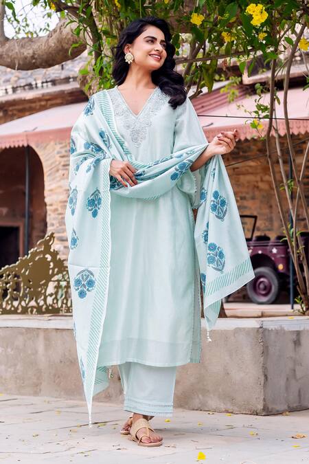 Missprint_Mint Cotton, Silk Embroidery V-neck Meera Chanderi Kurta Set _Online_at_Aza_Fashions