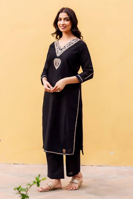 Buy_Missprint_Black Cotton Embroidery V-neck Chanderi Kurta And Pant Set _Online_at_Aza_Fashions