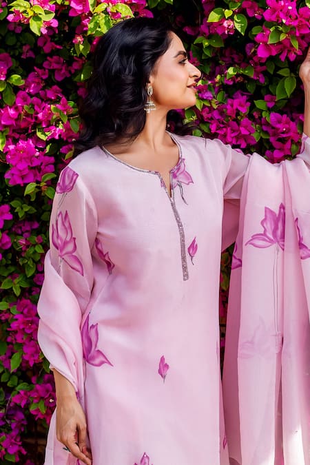Buy_Missprint_Pink Organza, Cotton Embroidery V-neck Aria Kurta Set _Online_at_Aza_Fashions