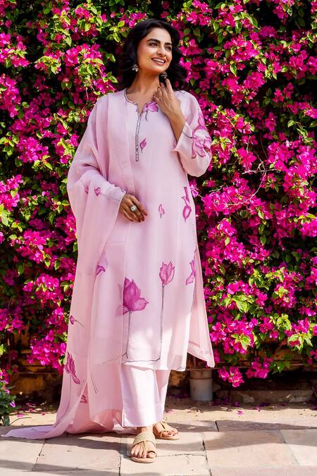 Missprint_Pink Organza, Cotton Embroidery V-neck Aria Kurta Set _at_Aza_Fashions
